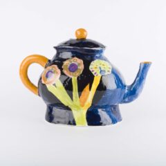Tea Pot by Edla Griffiths, courtesy of York Museums Trust